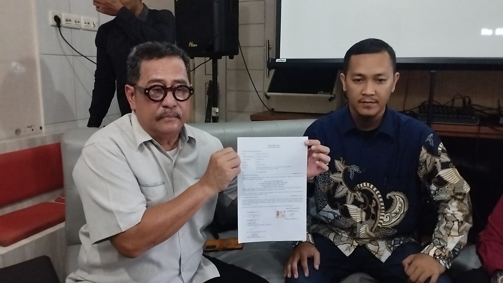 Dugaan Money Politik dimasa Tenang, Salahsatu Caleg DPR RI dilaporkan ke Bawaslu