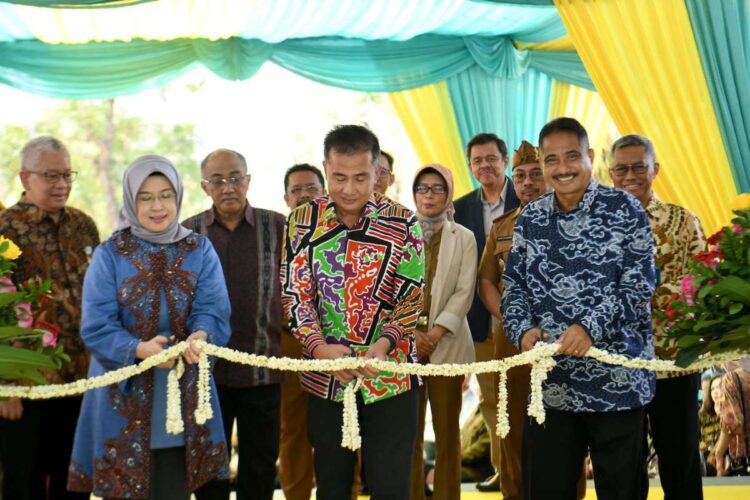 Pj. Gubernur Jawa Barat Bey Machmudin Menilai Optimistis Rumah Sakit Unpad Hadirkan Pelayanan Kesehatan Berdasarkan Riset