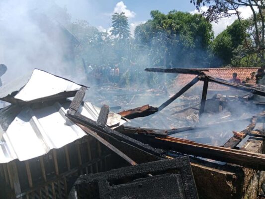 Kebakaran Melanda Enam Rumah Di Kampung Cawene Koneng Jusa