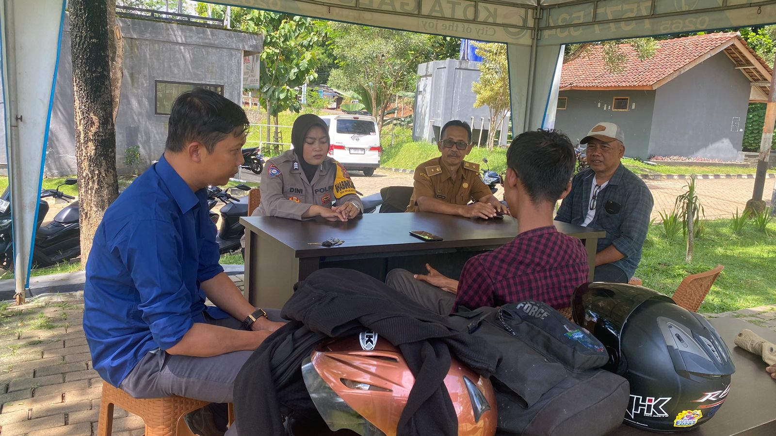 Antisipasi Gangguan Kamtibmas, Polsek Ciamis Giat Kunjungan Silaturahmi ke Desa Mekarjadi