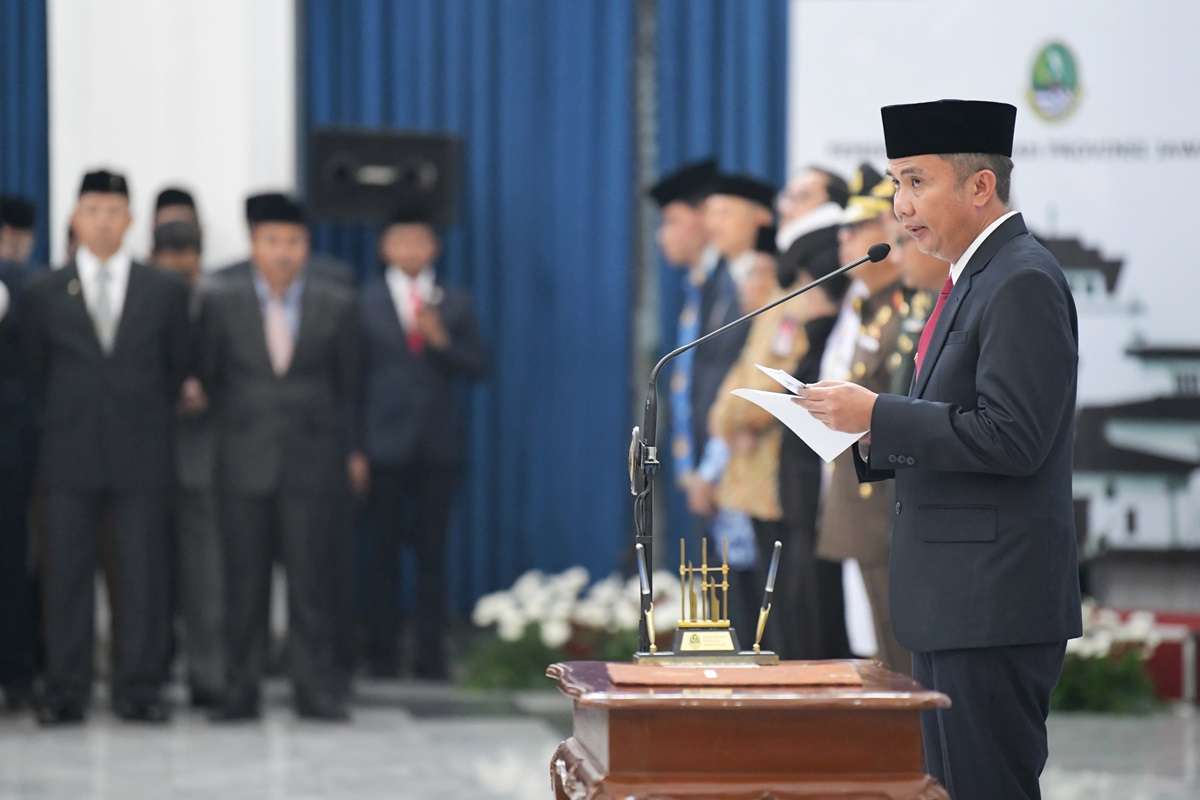 Penjabat Gubernur Bey Machmudin Lantik 93 Pejabat Fungsional