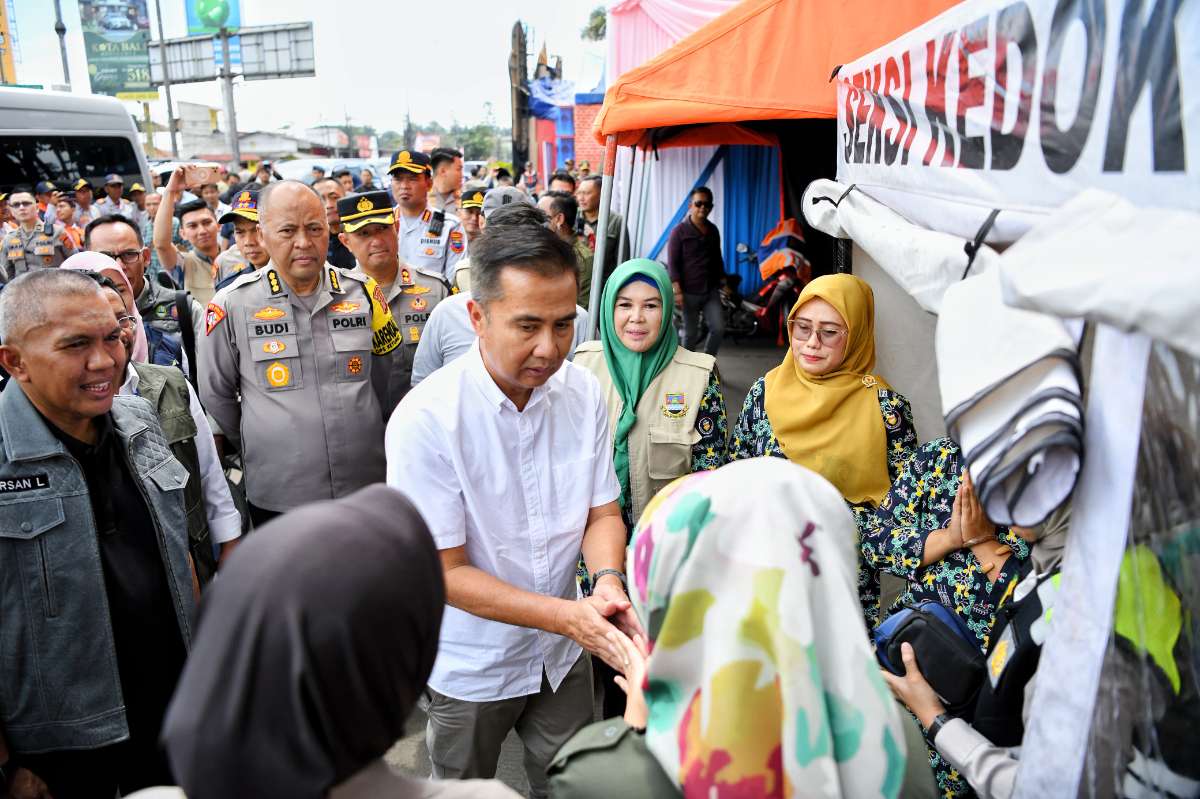 Bey Machmudin Tinjau Posko Lebaran di Simpang Tol Padalarang