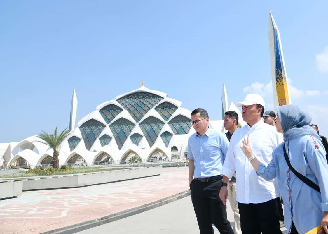 Pengelolaan Masjid Raya Al Jabbar Dievaluasi Menyeluruh