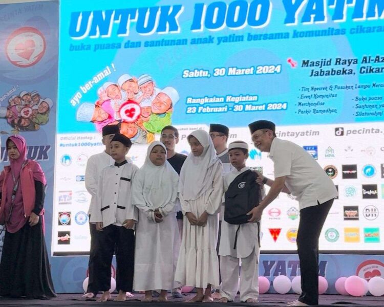 Pj Bupati Bekasi Hadiri Anak Yatim di Masjid Al-Azhar Jababeka