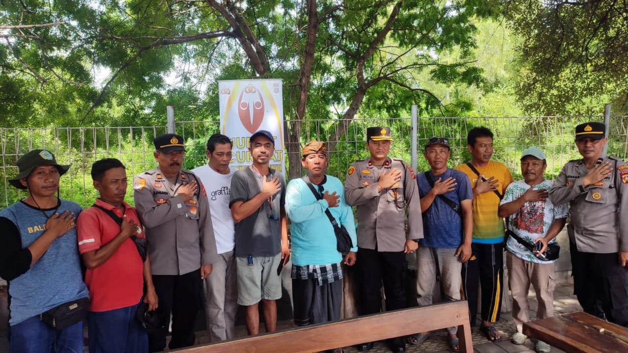 Tatap Muka Kapolsek Gilimanuk Bersama Kelompok Ojek Lewat Program Jum'at Curhat