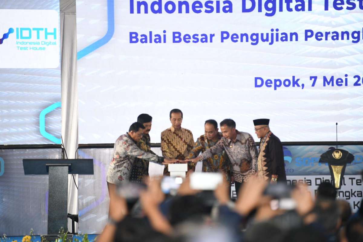 Bey Machmudin Dampingi Presiden Jokowi Resmikan Indonesia Digital Test House