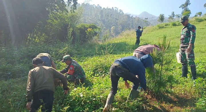 Subsektor 6 Sektor 2 Citarum Harum Laksanakan Patroli Lahan Kritis Tindak Lanjuti Penanaman Pohon.