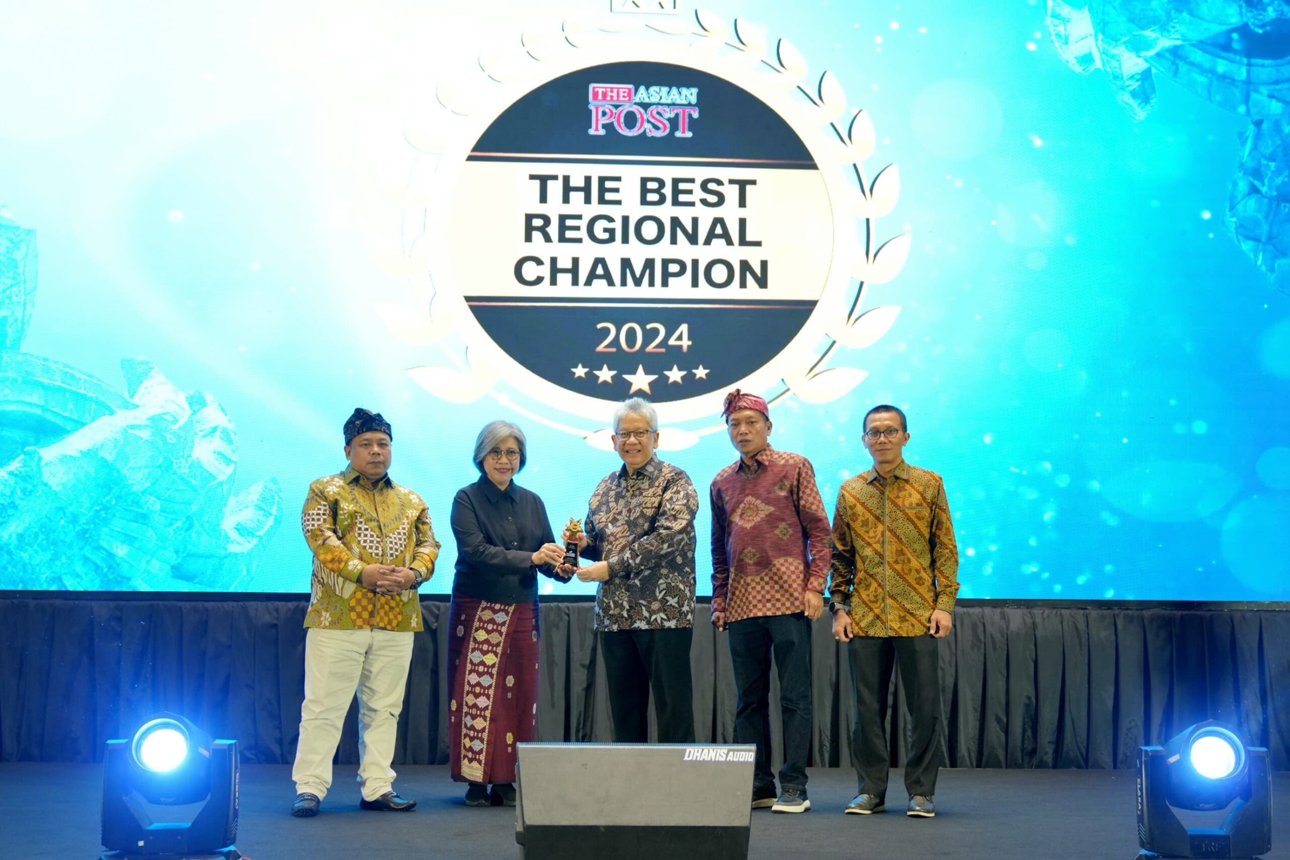 Akselerasi Ekonomi Daerah, bank bjb Raih 2 Penghargaan dalam Ajang Best Regional Champion 2024