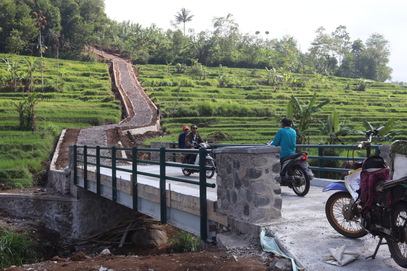 Kampung Buleud, Desa Cintadamai Garut: Akses Jalan Baru, Harapan Baru untuk Kemajuan Desa.