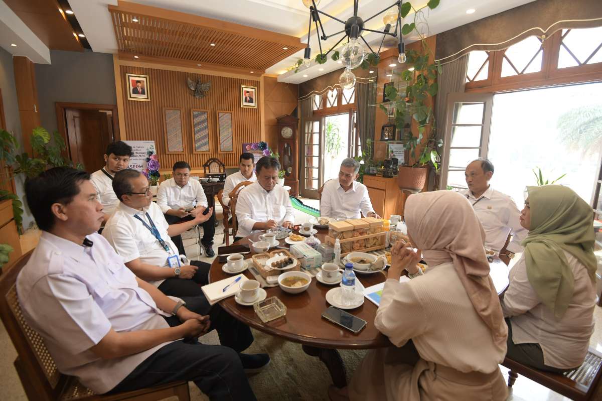 Kurangi Pengangguran SMK, Herman Suryatman: Teaching Factory Harus Dimatangkan