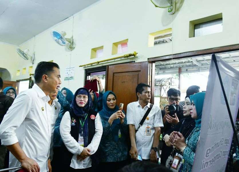 Bey Dampingi Presiden Jokowi Tinjau Pengukuran dan Intervensi Serentak Pencegahan "Stunting" di Bogor