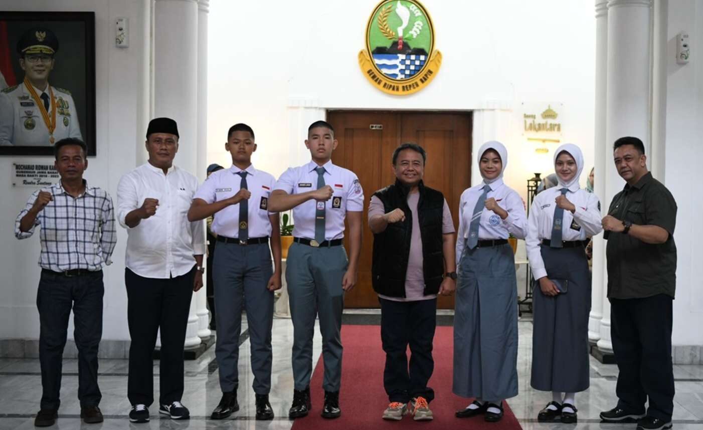 Sekda Herman Suryatman Lepas Empat Calon Asal Jabar Ikuti Seleksi Paskibraka Nasional