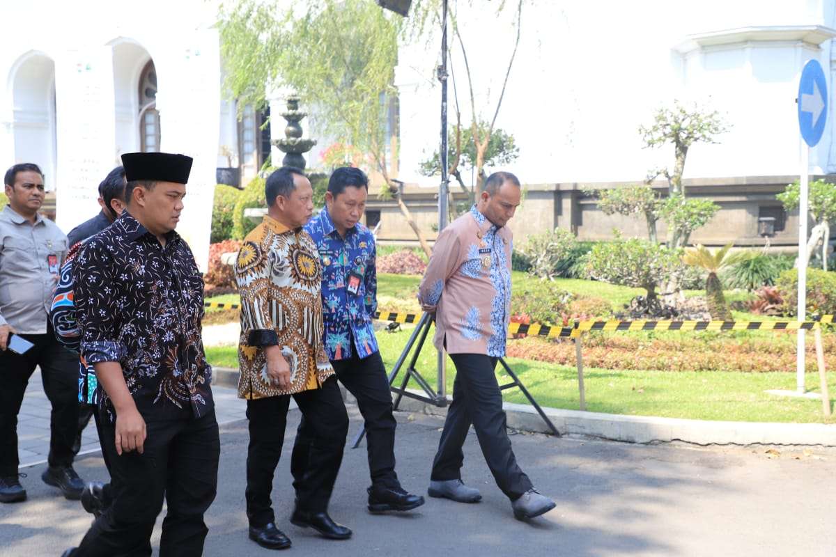 Pj Bupati Bogor Ikuti Arahan Mendagri pada Rakor Kepala Daerah Jawa Barat