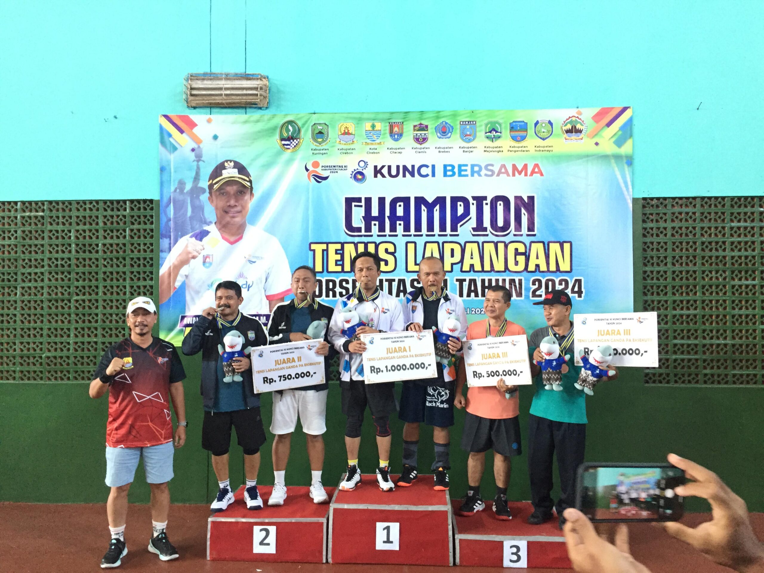 Tim Ganda Tenis Lapang Ciamis Harus Mengakui Keunggulan Tuan Rumah , Pulang Bawa Medali Perak