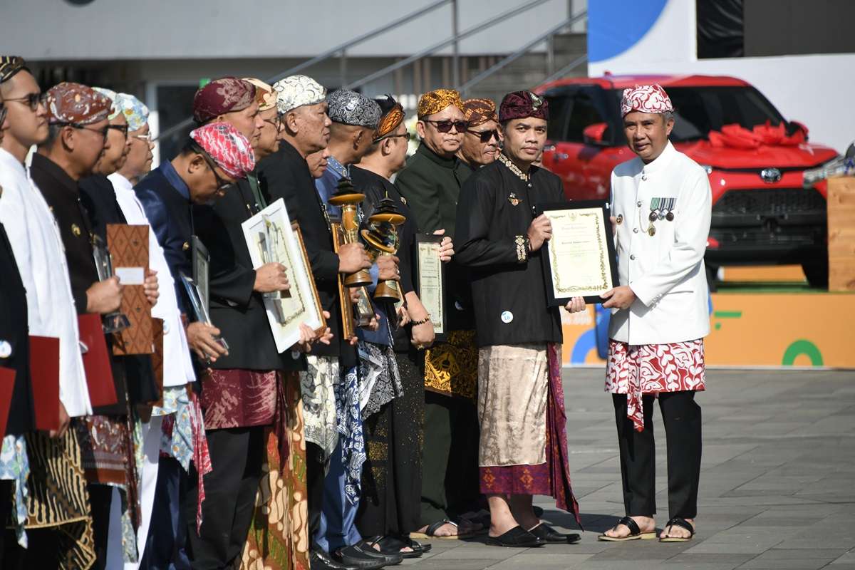 3 Kabupaten/Kota Raih Penghargaan Smiling West Java Muslim Friendly Tourism Award 2024