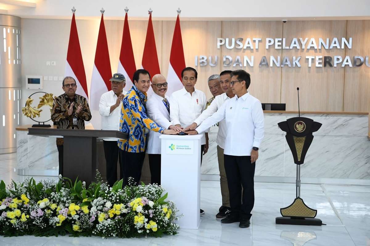 Bey Machmudin Dampingi Presiden Jokowi Resmikan Gedung Pusat Pelayanan Kesehatan Ibu dan Anak RSHS Bandung