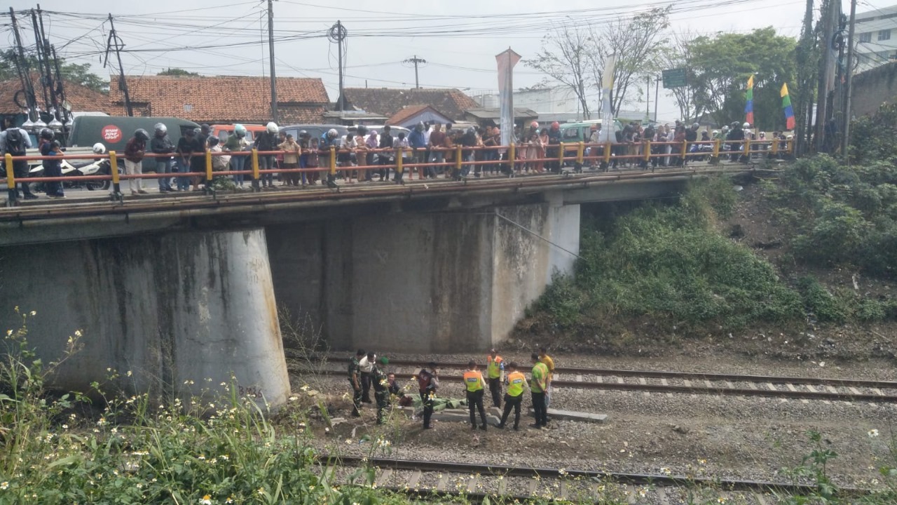 Seorang Pria Meninggal Dunia Usai Terjuan Dari Jembatan Gadobangkong