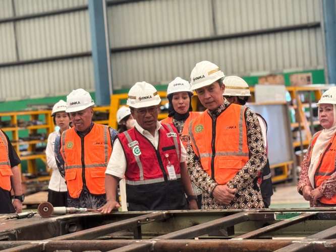 Pemkot Bogor Mantap Kembangkan Trem Perkotaan, Dedie Rachim Sambangi PT INKA Banyuwangi Pemkot Bogor Mantap Kembangkan Trem Perkotaan, Dedie Rachim Sambangi PT INKA Banyuwangi