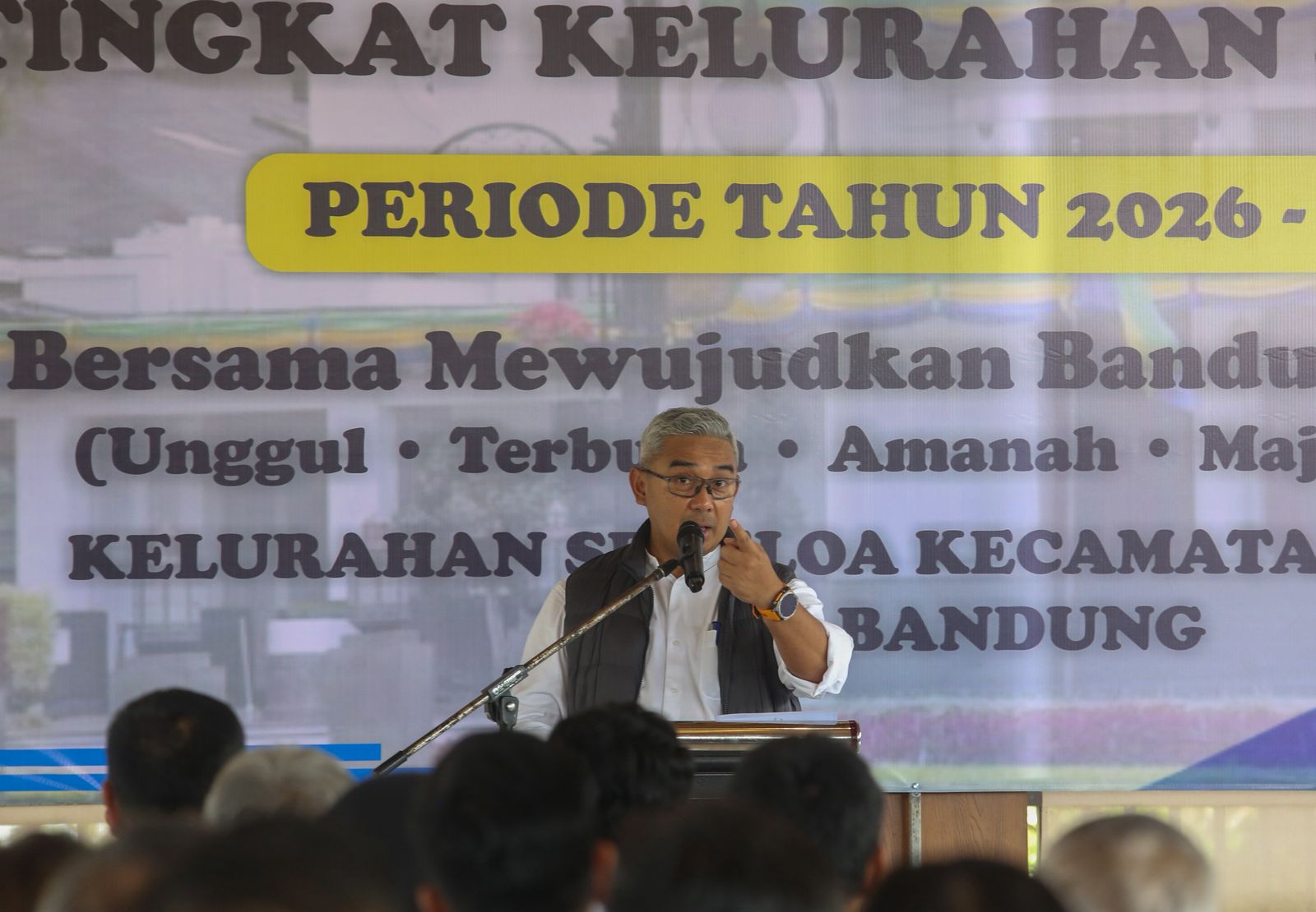 Wali Kota Bandung Tegaskan Layanan Adminduk Gratis dan Cepat, RT dan RW Diminta Aktif Dampingi Warga Wali Kota Bandung Tegaskan Layanan Adminduk Gratis dan Cepat, RT dan RW Diminta Aktif Dampingi Warga