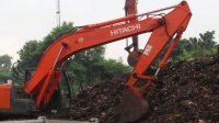 Pemkab Bekasi Kerahkan Armada Bersihkan 157 Ton Sampah di KM 19 Tol Jakarta–Cikampek Pemkab Bekasi Kerahkan Armada Bersihkan 157 Ton Sampah di KM 19 Tol Jakarta–Cikampek