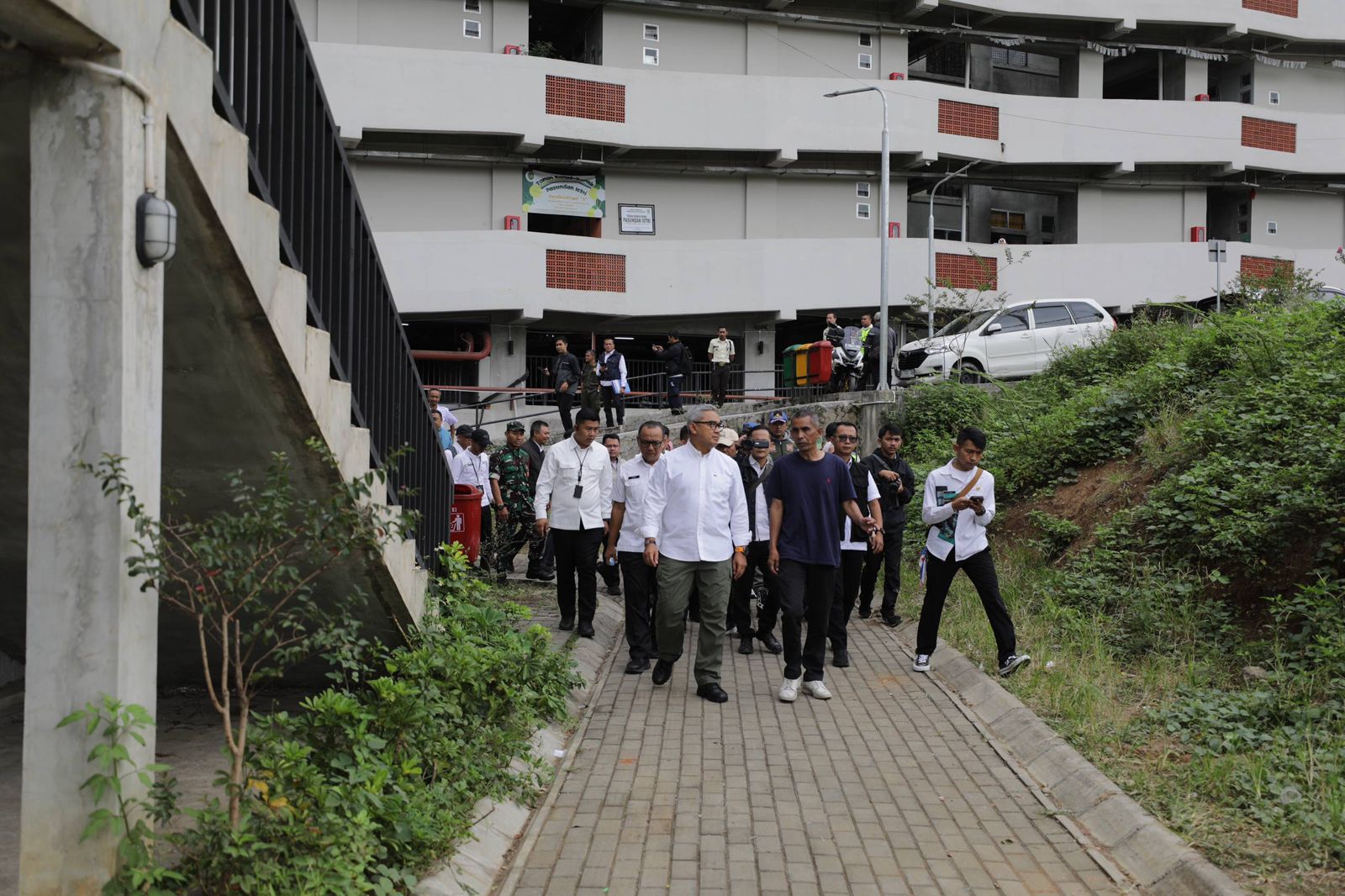 Wali Kota Bandung Tinjau Langsung Tamansari, Tegaskan Pendekatan Adil soal Masjid, Sampah, Sanitasi, hingga Sosial Warga