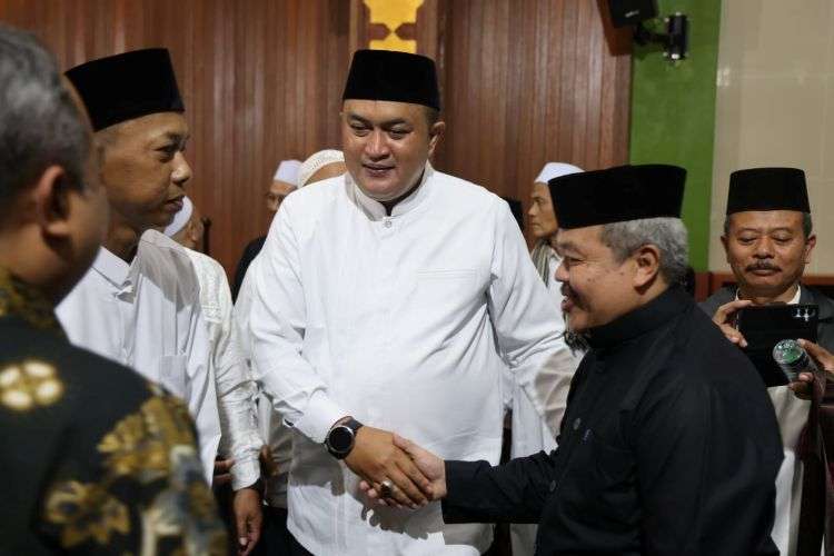 Jelang Ramadan, Bupati Bogor Rudy Susmanto Salurkan Bantuan Rp100 Juta untuk 40 Masjid Besar Kecamatan