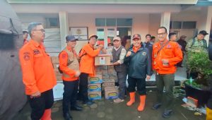 BPBD Kota Bandung Kirim Bantuan Logistik ke Cisarua Lembang, Respons Cepat Tangani Bencana BPBD Kota Bandung Kirim Bantuan Logistik ke Cisarua Lembang, Respons Cepat Tangani Bencana