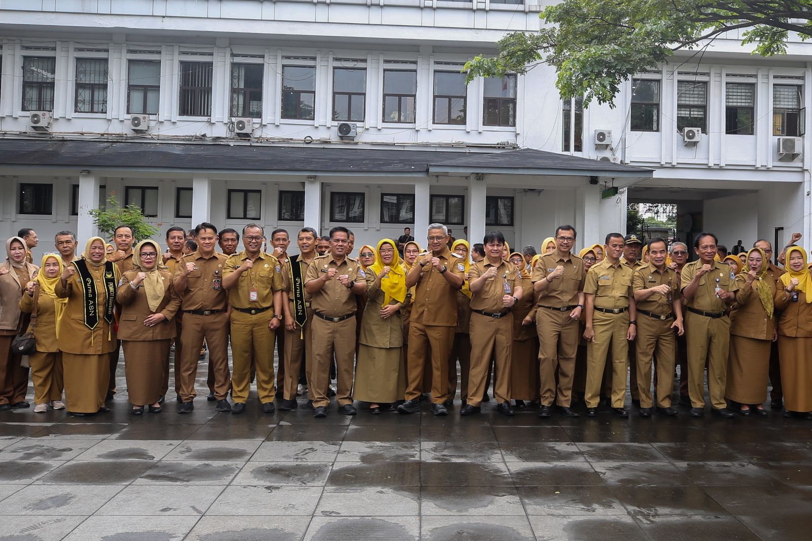 Pemkot Bandung Lepas 68 ASN Purna Tugas, Wali Kota Farhan: Mereka Adalah Teladan dan Benchmark Aparatur