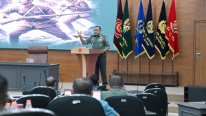 Berikan Pembekalan di Sesko TNI, Dankodiklatad Tegaskan Perlawanan Wilayah Pilar Utama Pertahanan Semesta
