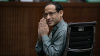 Nadiem Makarim Didakwa Rugikan Negara Rp2,1 Triliun dalam Kasus Pengadaan Chromebook Nadiem Makarim Didakwa Rugikan Negara Rp2,1 Triliun dalam Kasus Pengadaan Chromebook