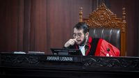MKMK Layangkan Surat Peringatan ke Anwar Usman, Soroti Tingginya Ketidakhadiran Hakim MK Sepanjang 2025 MKMK Layangkan Surat Peringatan ke Anwar Usman, Soroti Tingginya Ketidakhadiran Hakim MK Sepanjang 2025