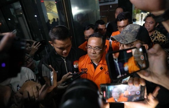 Ironi Pati: Warga Bertahan di Tengah Banjir, Bupati Sudewo Ditetapkan KPK sebagai Tersangka Pemerasan Jabatan Desa