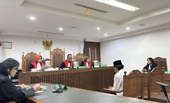 Rusuh Saat Aksi Demo Agustus 2025, Dua Pegawai Ekspedisi Divonis 10 Bulan Penjara Bersyarat Rusuh Saat Aksi Demo Agustus 2025, Dua Pegawai Ekspedisi Divonis 10 Bulan Penjara Bersyarat