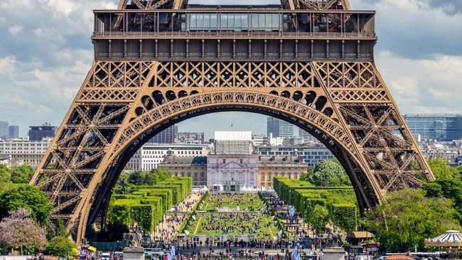 Prancis Catat 102 Juta Wisatawan pada 2025, Tantangan Overtourism Mengemuka