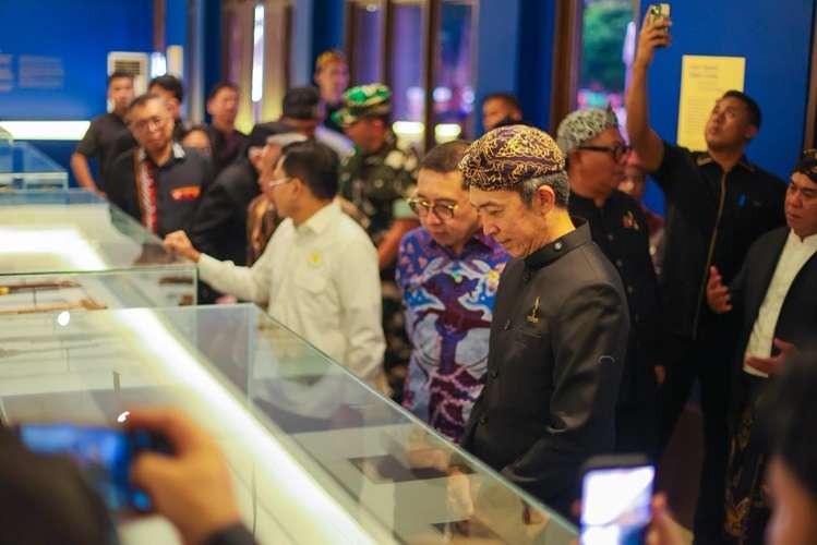 Pameran Keris dan Kujang Dibuka di Batutulis, Museum Pajajaran Mulai Diaktifkan Jadi Pusat Edukasi Budaya Pameran Keris dan Kujang Dibuka di Batutulis, Museum Pajajaran Mulai Diaktifkan Jadi Pusat Edukasi Budaya
