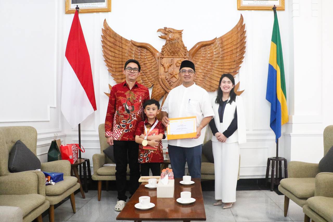 Prestasi Mendunia Siswa Bandung, Wali Kota Farhan Bangga Natanael Raih Top 2 Olimpiade Sains Dunia dan Undangan NASA
