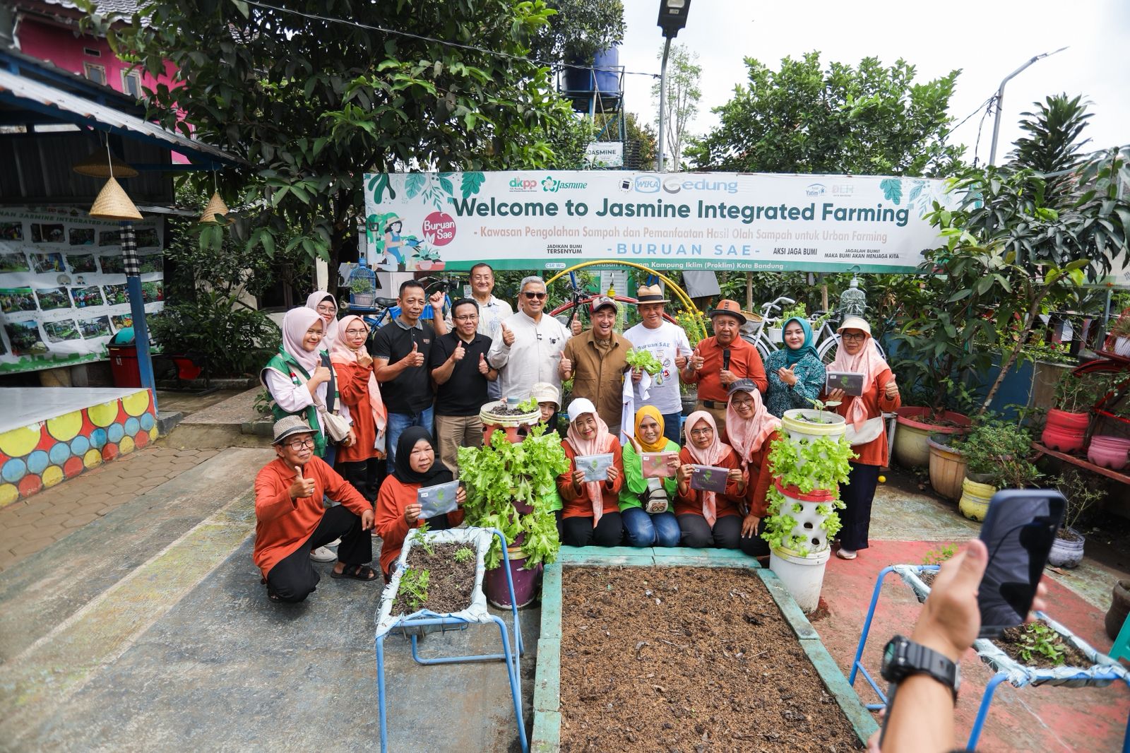 Irfan Hakim Tinjau Pengelolaan Sampah di Bandung, Program Buruan Sae RW 19 Antapani Jadi Sorotan