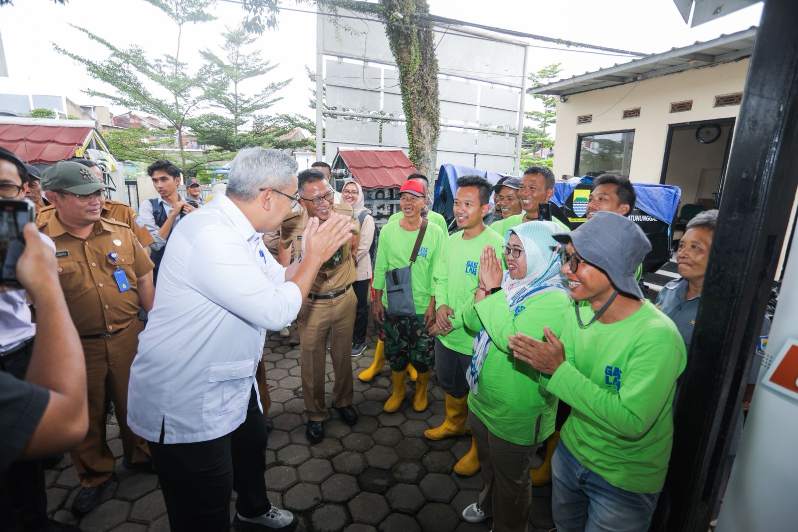 Tak Hanya Siaga Bencana, Farhan Temukan PR Besar Maleer: Minol, Sampah dan Septic Tank