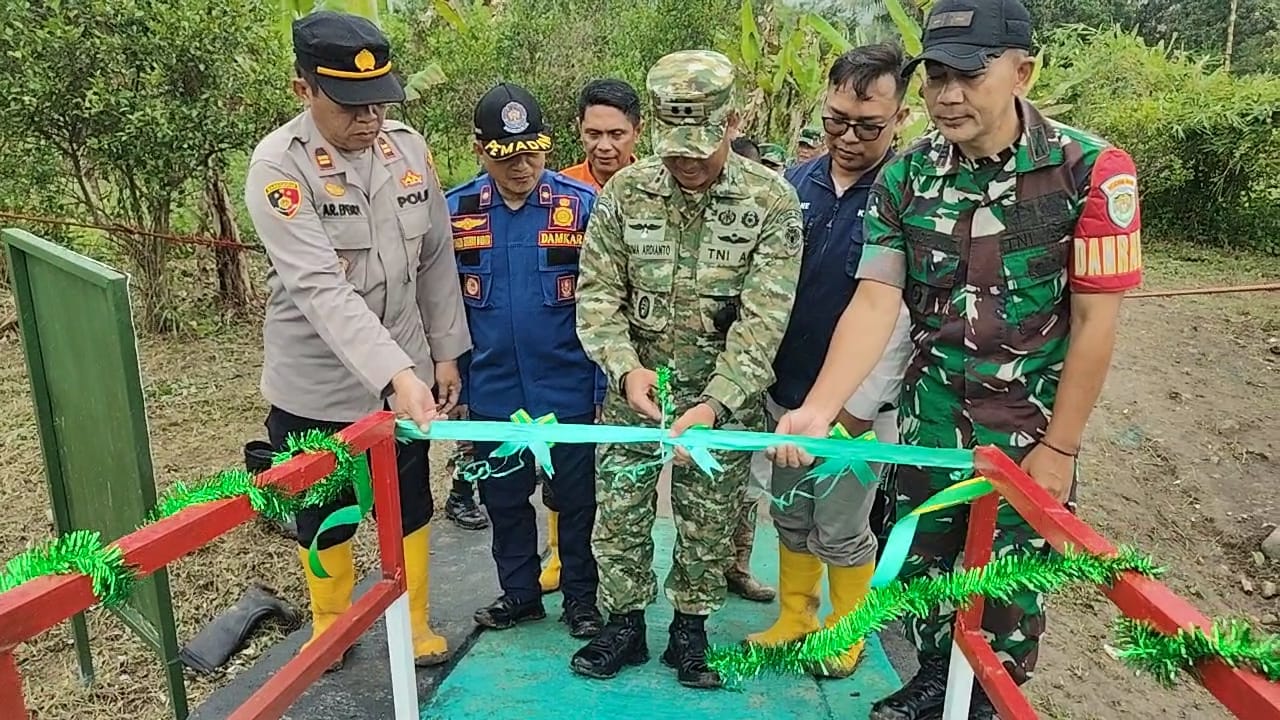 Dandim 0610/Smd Resmikan Jembatan Gantung Perintis Garuda Tahap 2 Tahun 2026.