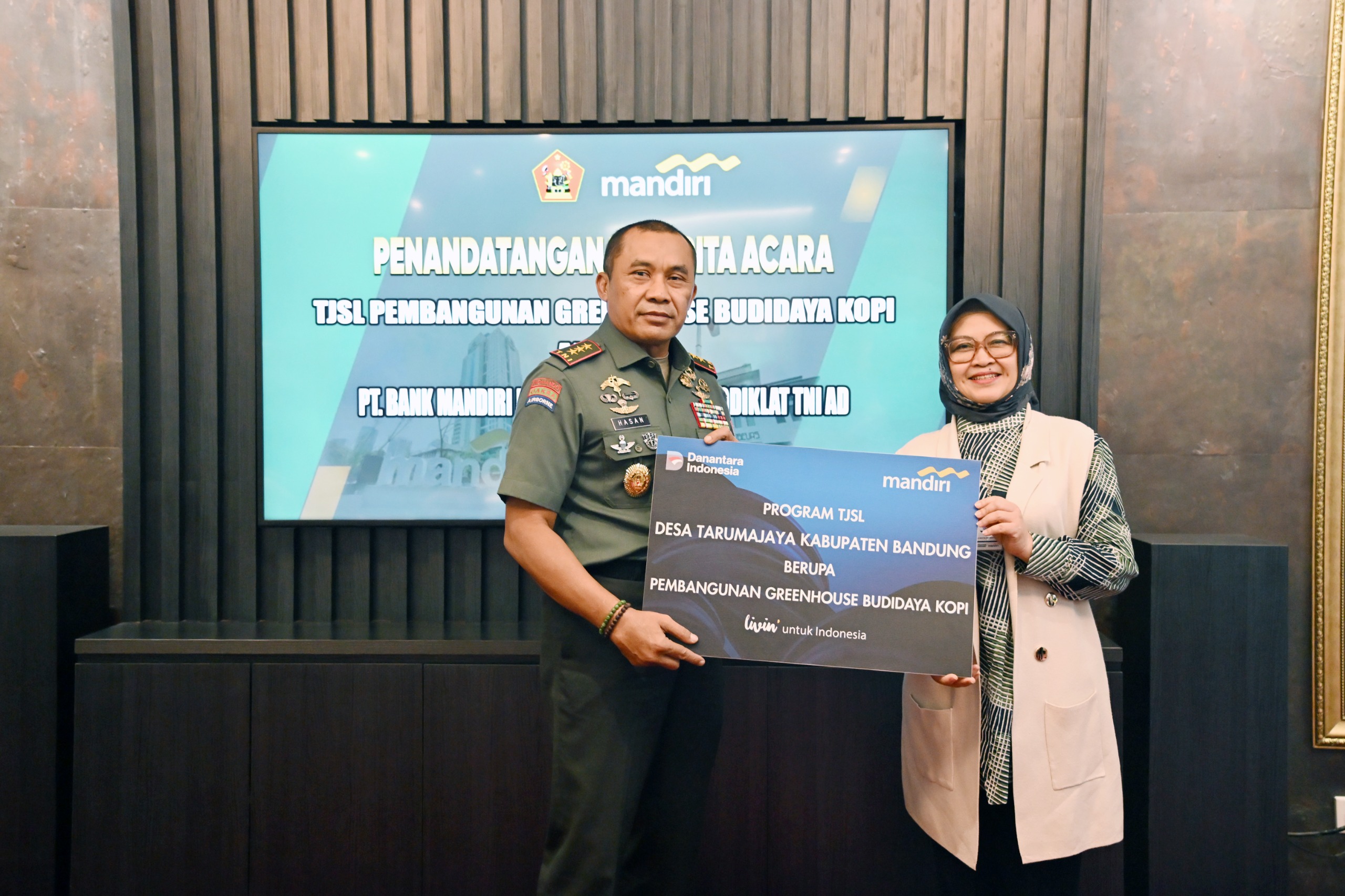 Perkuat Sinergi dan Pemberdayaan, Dankodiklatad Pimpin Penandatanganan Perjanjian Bantuan Pembangunan Greenhouse Kopi