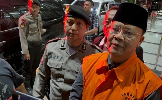 Eks Gubernur Bengkulu Rohidin Mersyah Dipindahkan ke Lapas Sukamiskin Eks Gubernur Bengkulu Rohidin Mersyah Dipindahkan ke Lapas Sukamiskin