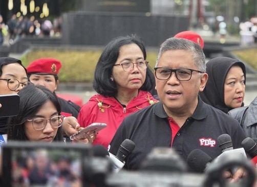 PDIP Hormati Dukungan Partai Koalisi untuk Prabowo di Pilpres 2029, Hasto: Tiap Partai Punya Kedaulatan PDIP Hormati Dukungan Partai Koalisi untuk Prabowo di Pilpres 2029, Hasto: Tiap Partai Punya Kedaulatan