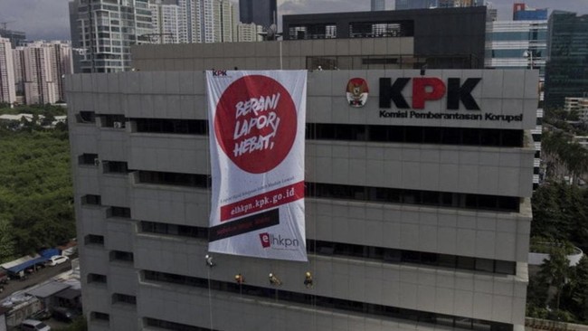 Laporkan Gratifikasi ke KPK, Kapolres Tangsel Serahkan iPhone 17 Pro Max Jadi Milik Negara