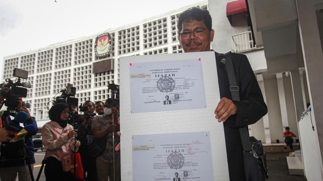 Kasus Dugaan Ijazah Palsu Jokowi, Bonatua Silalahi Diperiksa sebagai Saksi Ahli di Polda Metro Jaya Kasus Dugaan Ijazah Palsu Jokowi, Bonatua Silalahi Diperiksa sebagai Saksi Ahli di Polda Metro Jaya