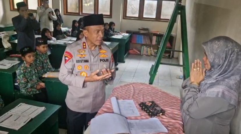 Haru di Pondok Pesantren Cipasung: Kapolda Jabar Rudi Setiawan Hadiahkan Umrah untuk Guru Bahasa Arab