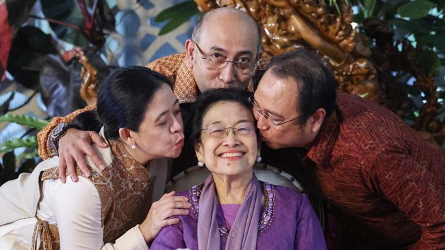 Megawati Kunjungi Uni Emirat Arab, Disambut Menteri Luar Negeri UEA dan Bahas Hubungan Bilateral