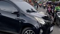 Aksi Ugal-ugalan di Gunung Sahari, Satu Orang Terluka
