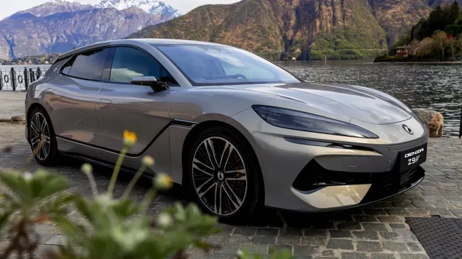 Denza Z9 GT Resmi Meluncur, Klaim Jadi Mobil Listrik dengan Jarak Tempuh Terjauh di Dunia