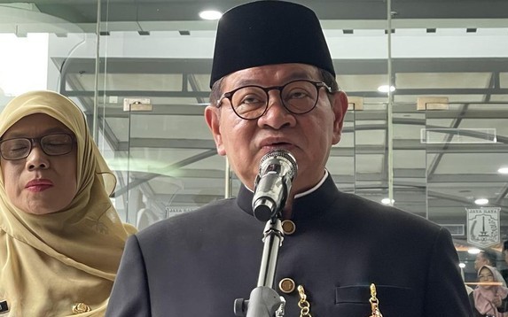 Pemprov DKI Bergerak, Pramono Anung Perintahkan Satpol PP Bersihkan Stiker QR Code Judi Online di Ruang Publik