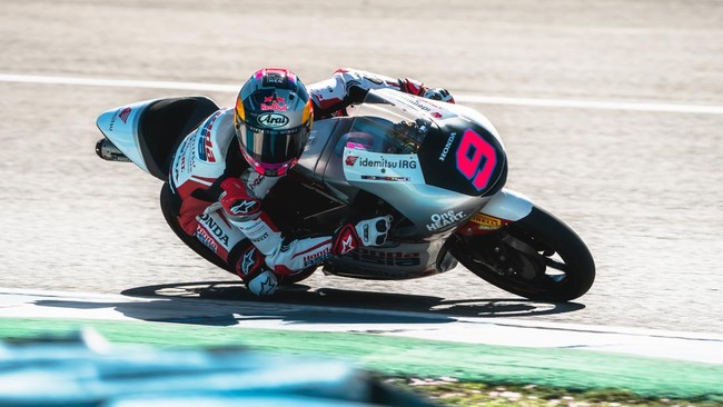 Veda Ega Cetak Sejarah di Moto3 Thailand 2026, MU Comeback Dramatis dan Naik ke Peringkat Tiga